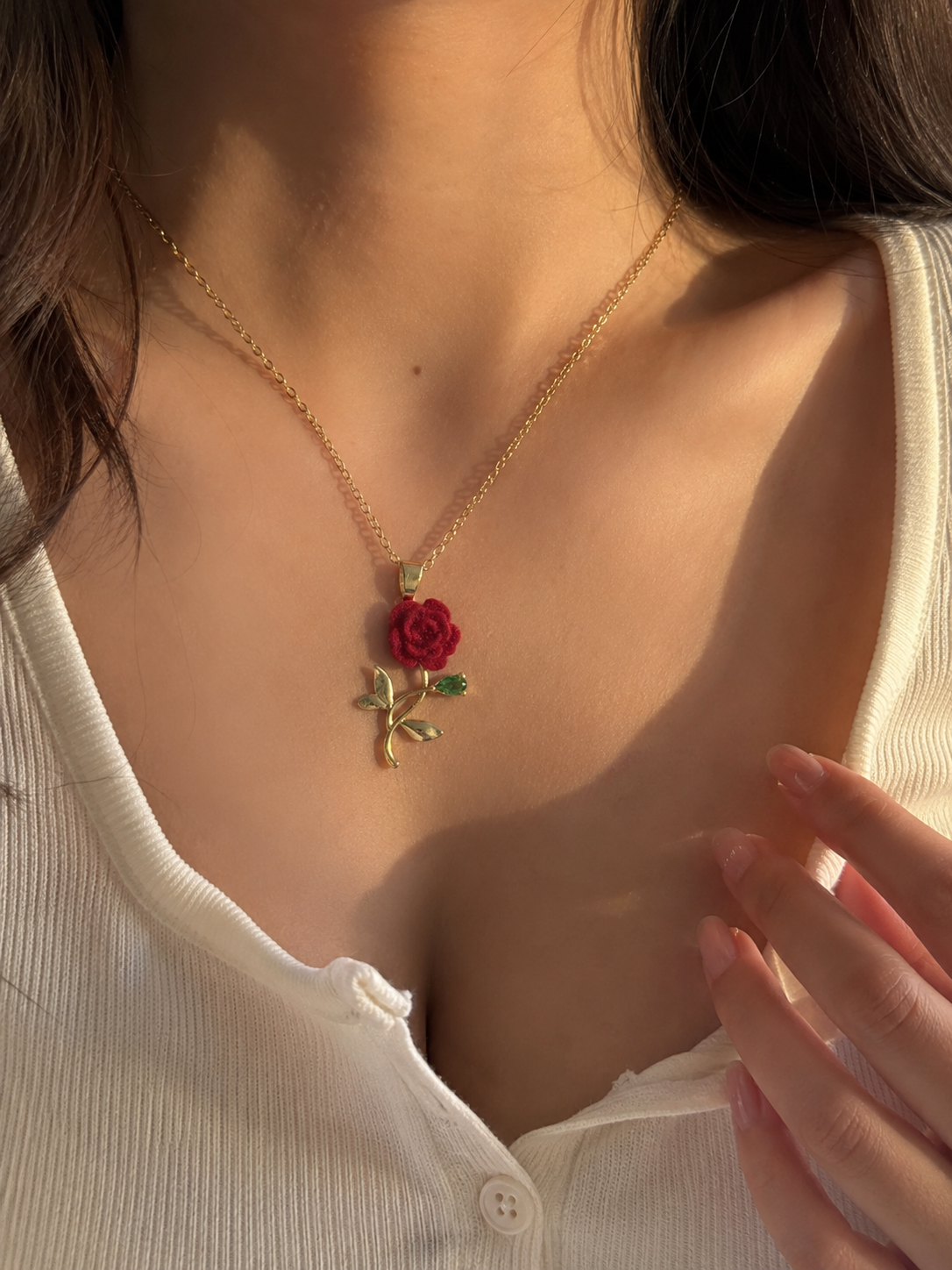 Falling Rose Pendant 🌹