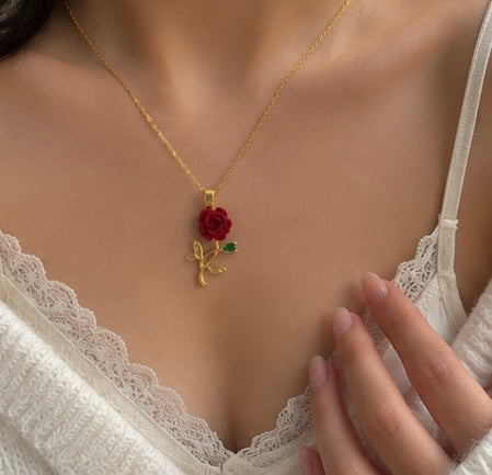 Falling Rose Pendant 🌹