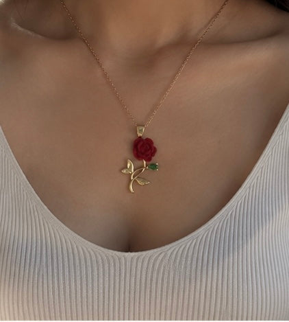 Falling Rose Pendant 🌹