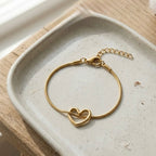 Amora Heart Bracelet | Minimalist Luxury Bracelet for Everyday Elegance