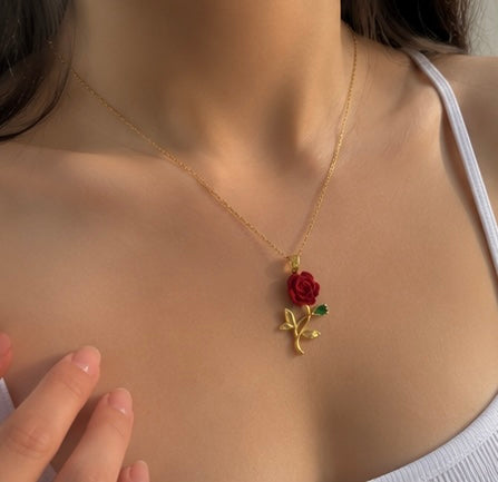 Falling Rose Pendant 🌹